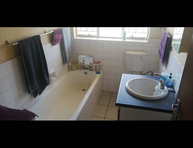 2 BEDROOM FLAT SOLD IN ELANDSHEUWEL